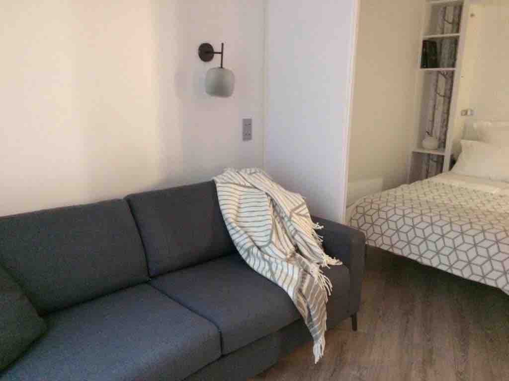 Popular Airbnb listing: Great comfort at the foot of the Louvre in Paris 1er Arrondissement