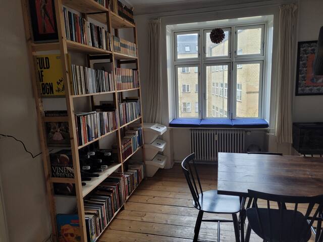 Spacious family-friendly 5-room on shopping street gallery image 3