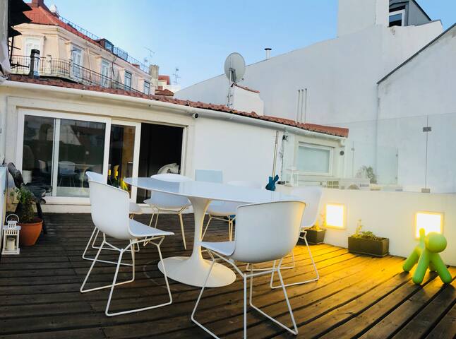 Stunning duplex rooftop central Lisbon gallery image 3