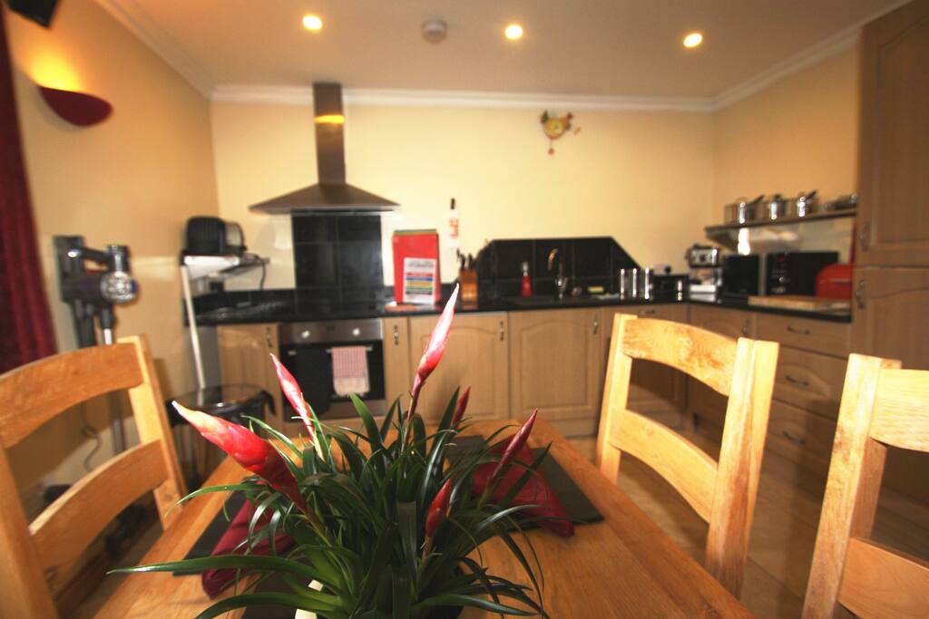 Kitchen/ Dining area
travertine marble floor heated.