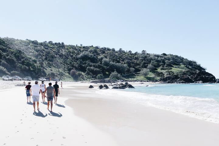 Pet friendly beach home, 3 bedrooms with a pool! gallery image 5