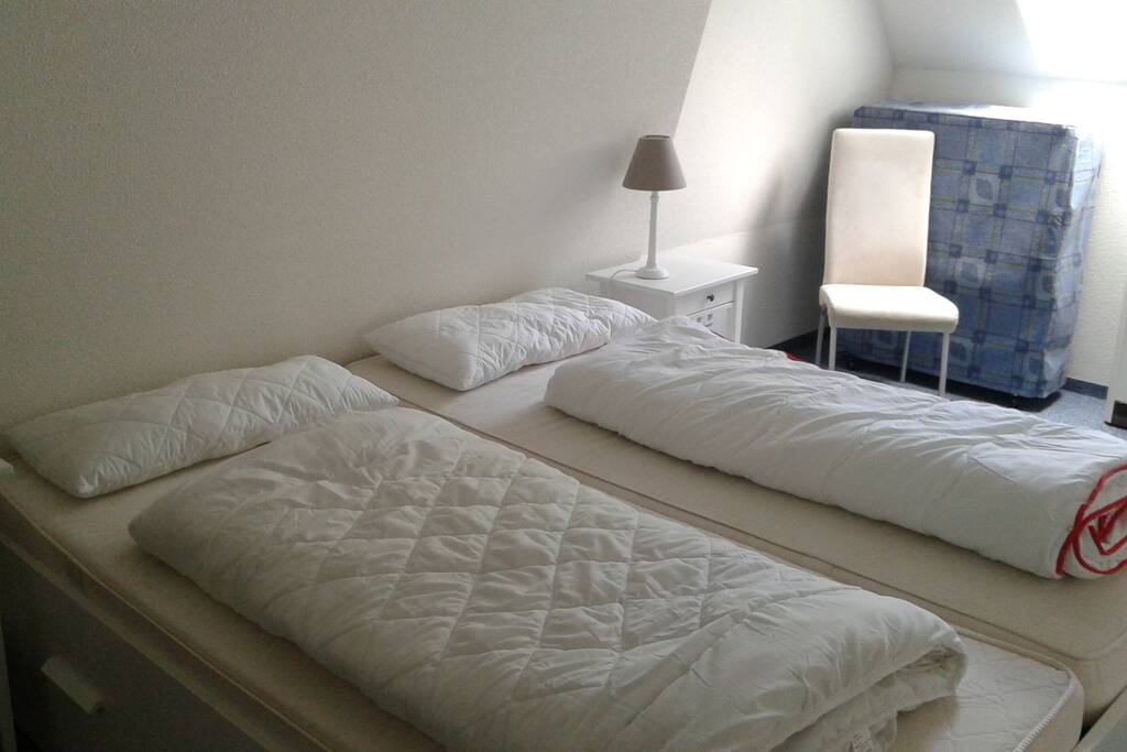 Schlafzimmer 1 / bedroom 1