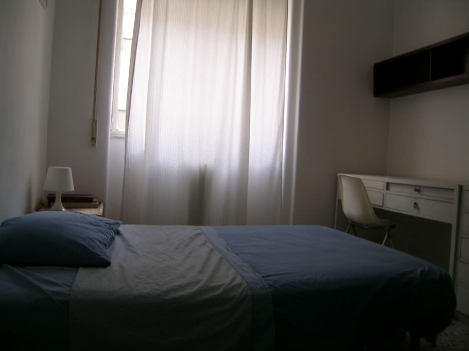 Single room Queen size bed