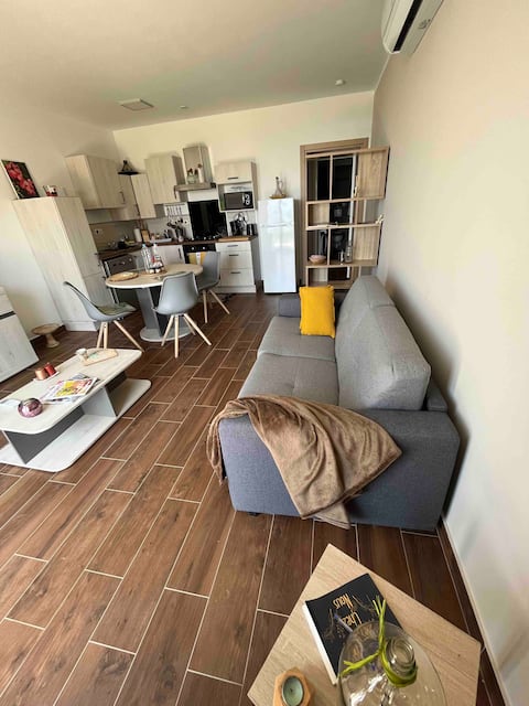 Top performing Airbnb: Beautiful T2 on the ground floor of a villa, sea view with pool 2 in Coti Chiavari