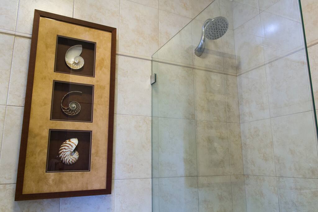 Bathroom feature