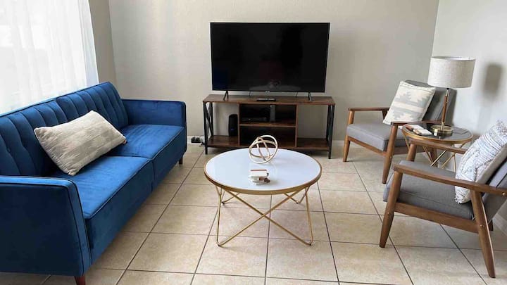 ที่พัก 3 ห้องนอนที่ได้รับการปรับปรุงใหม่ระดับ 5 ดาวใกล้กับดิสนีย์