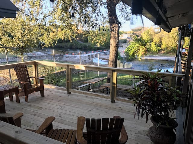 Comal River Tiny House Layla Cabins For Rent In New Braunfels