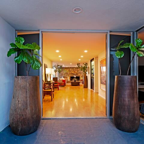 MULHOLLAND HILLS RETREAT W/BEST VIEWS IN LA gallery image 5