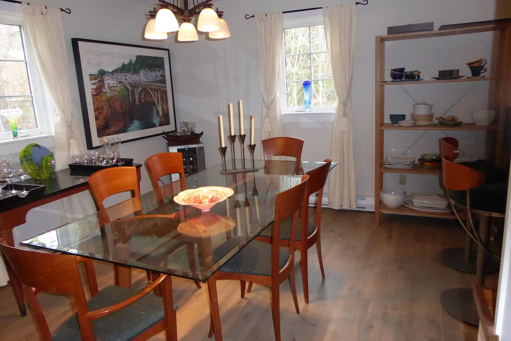 Open, spacious dining area.