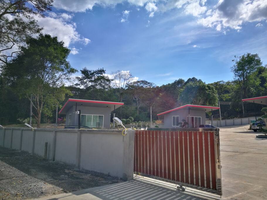 หน้าบ้านพัก