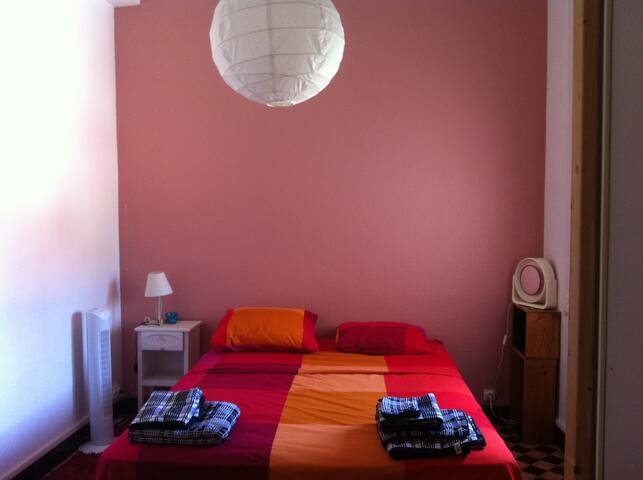 Chambre cosy à Perpignan.