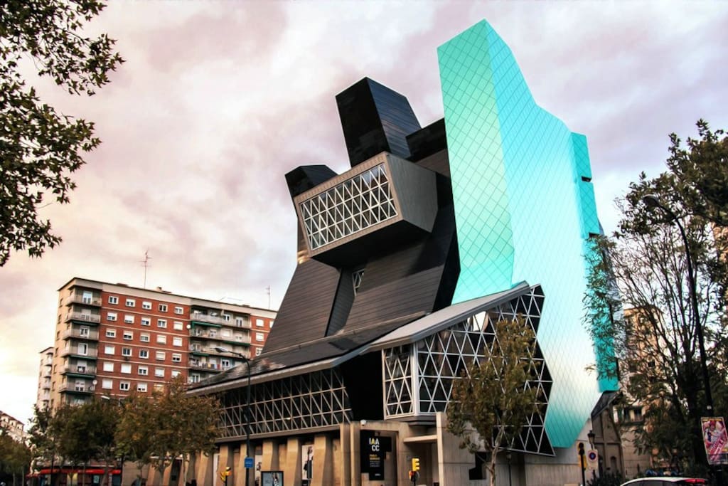 Museo Pablo Serrano a 12 min andando.