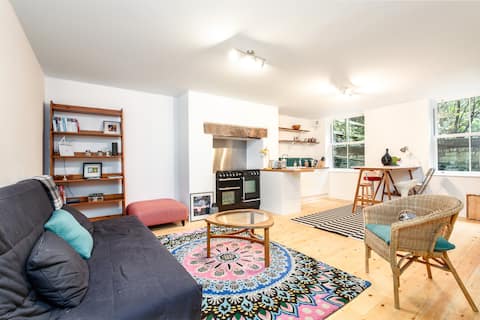 Popular Airbnb listing: Sefton Park, Spacious Lower Ground/Garden Flat in Greenbank