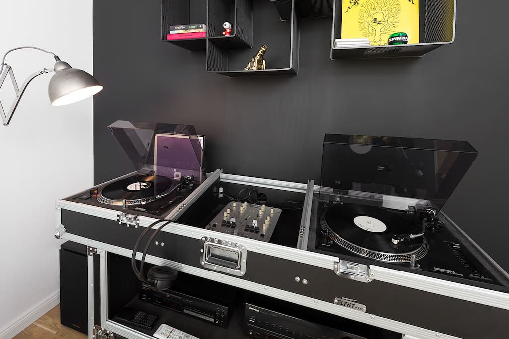Living room - detail DJ Set
