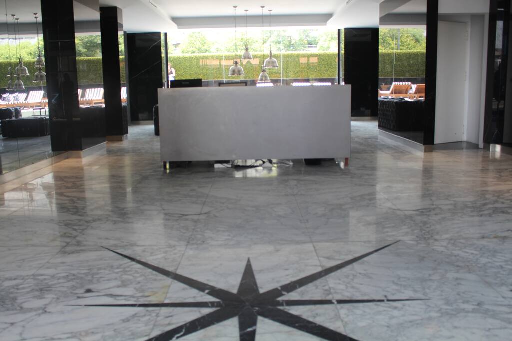 BUILDING ENTRANCE