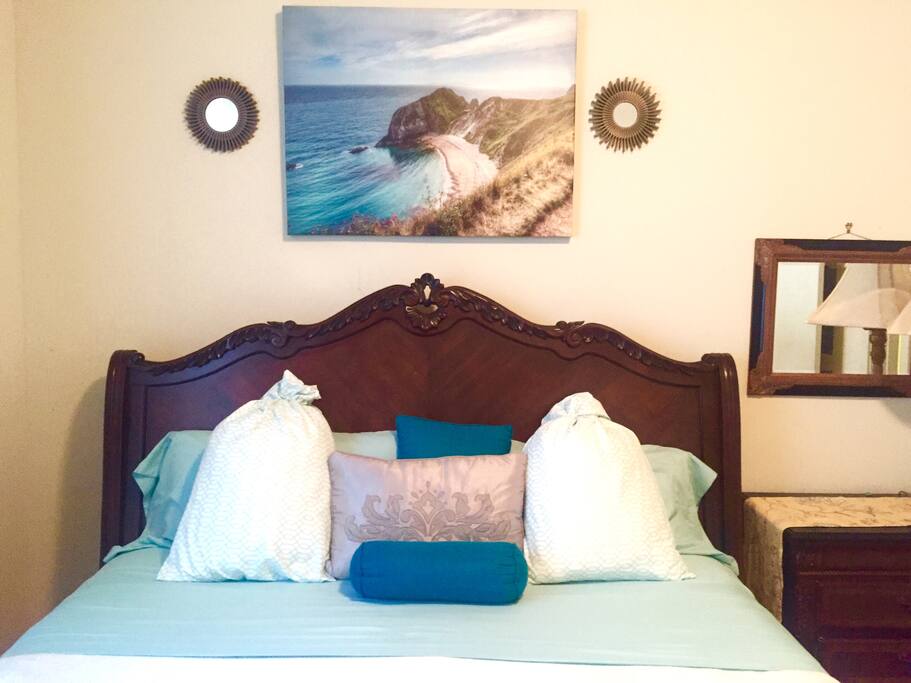 Cozy King Size bed with padded mattress