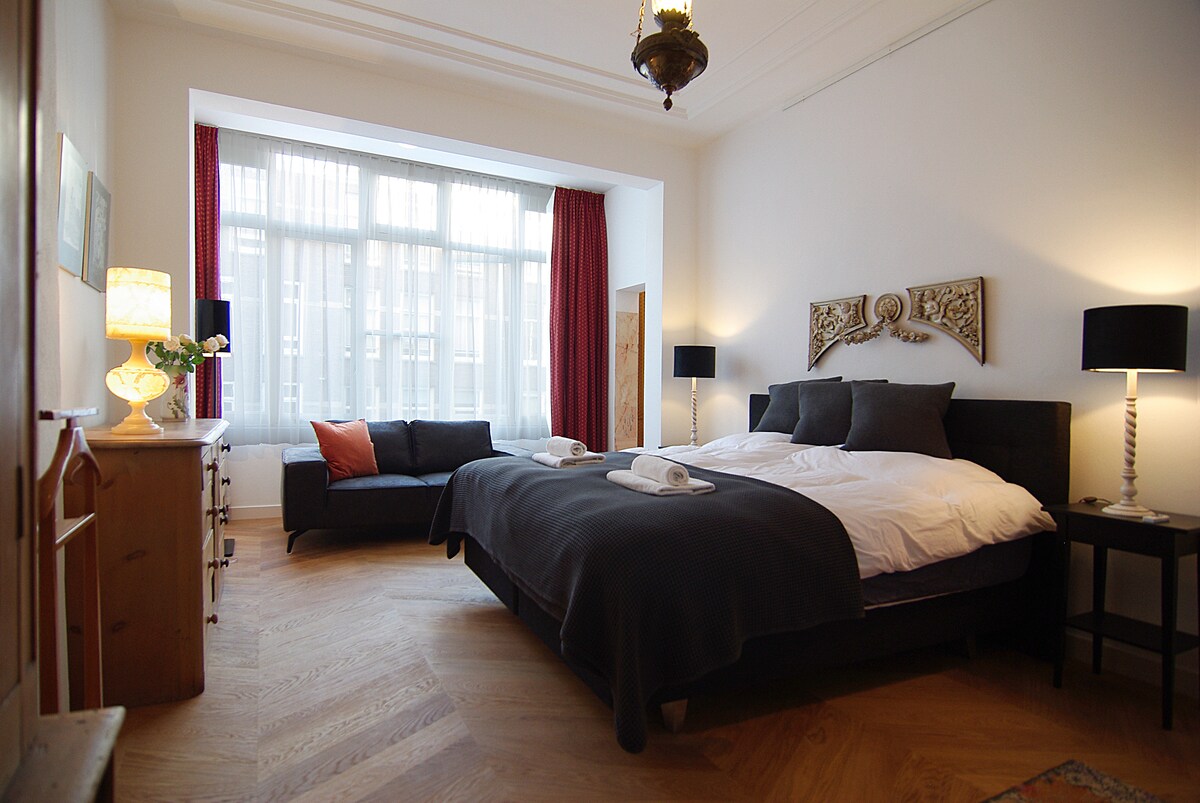 Chambre avec deux lits séparés ( 200 sur 90 cm). Placez-les ensemble 