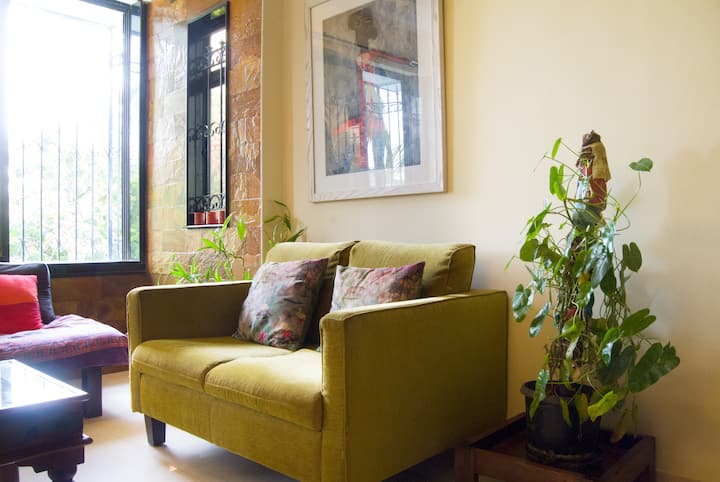 Private Room in Santacruz West in a 2BHK Apartment