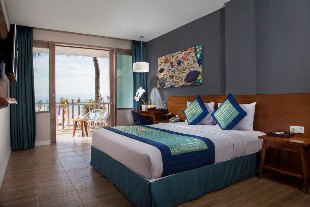 Beach Front Room