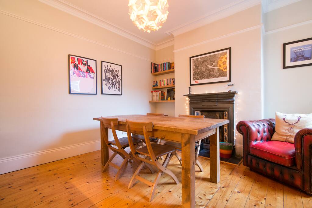 Separate Dining room can seat 6