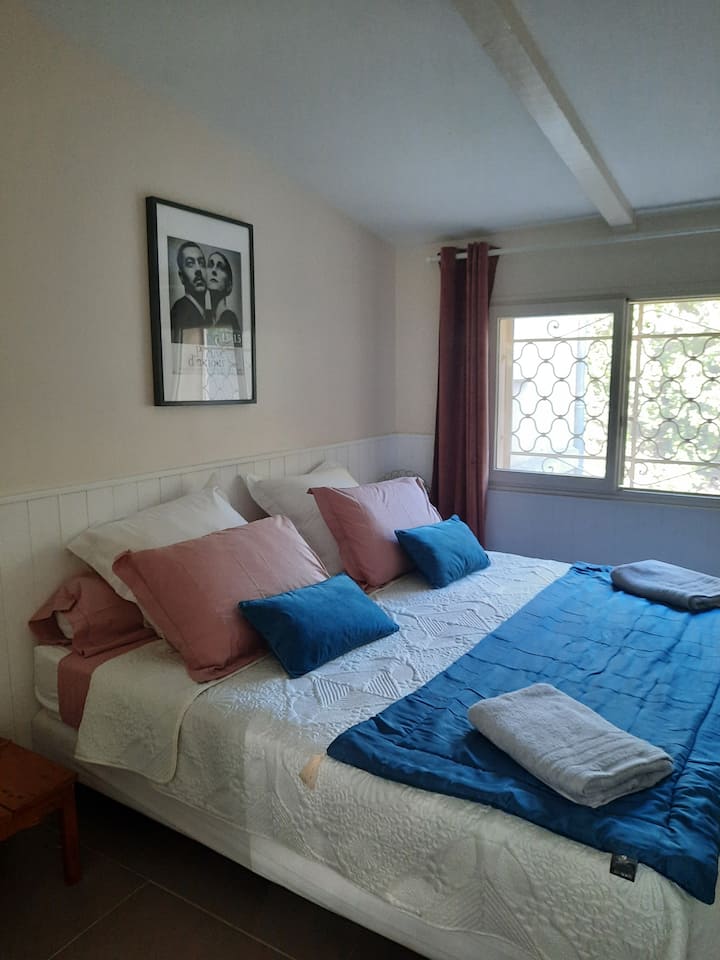 חדר השינה (180 מיטות)