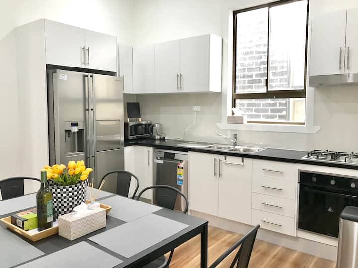 D109 Inner City Oasis on Buckingham
