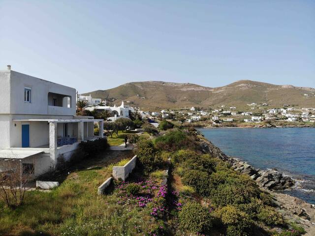 Private beach 4+1 bedroom villa at megas gialos gallery image 2