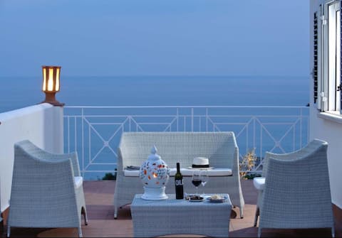 Loggia comfortable Appartment with sea view