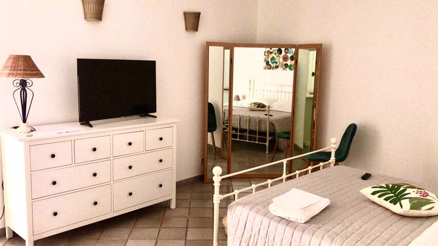 Villa Thalissa with pool and Jacuzzi gallery image 3