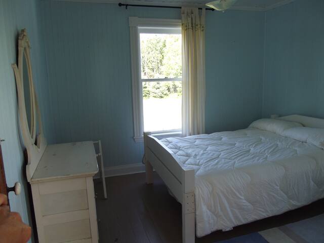 Willett House Room 5