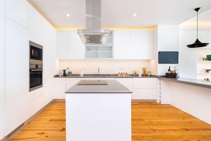 Combro Luxury Apartment | AC | Tram28 gallery image 3