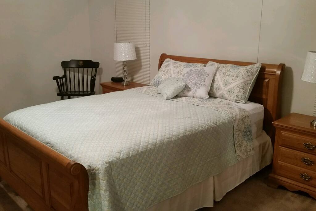 13' x 19' Master Suite