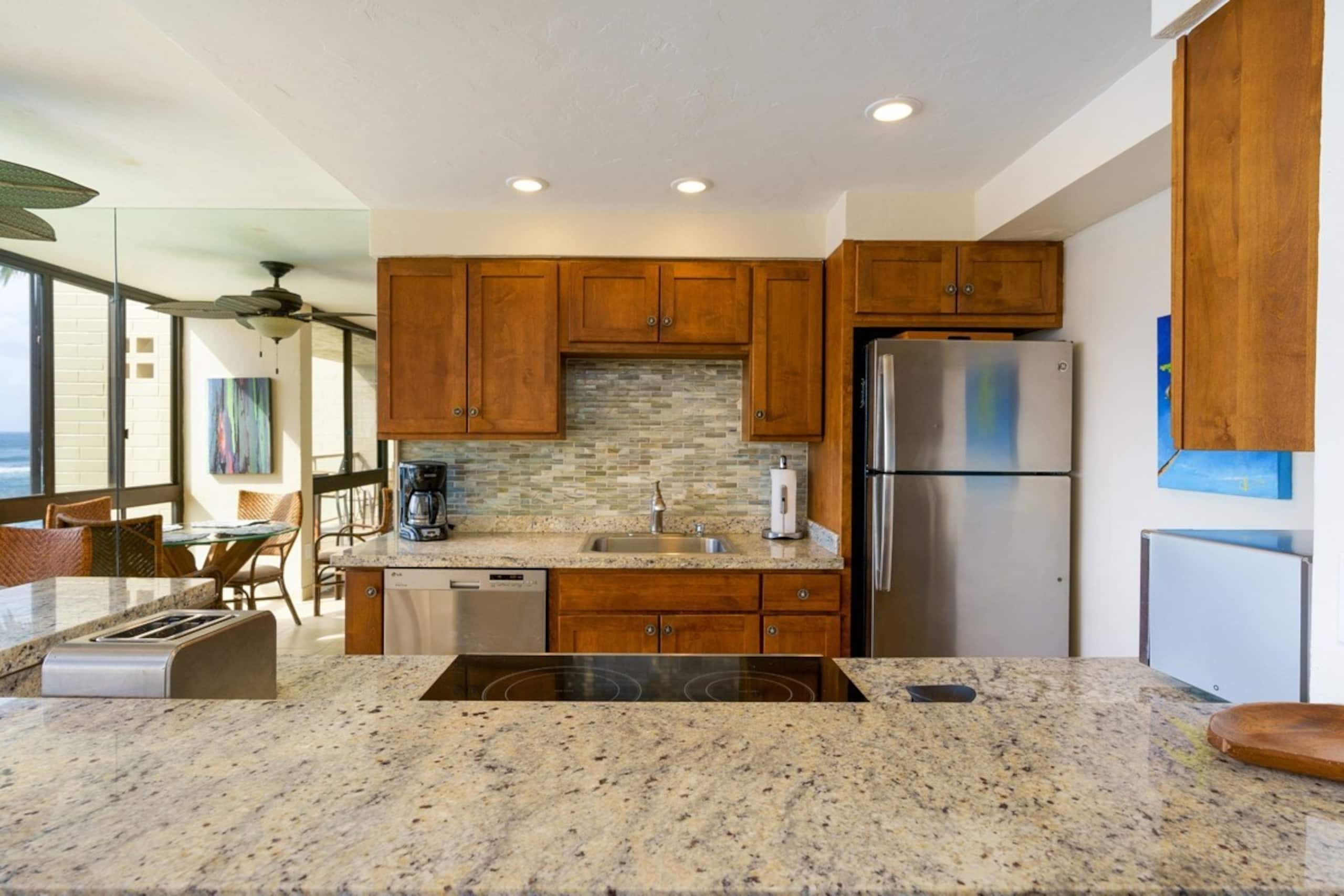 Ocean Front, Kuhio Shores, 30 ft to the water A/C - Photo 5