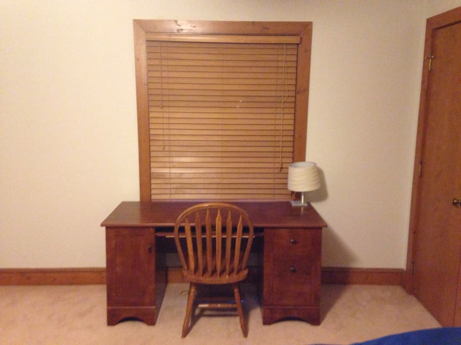 Work desk