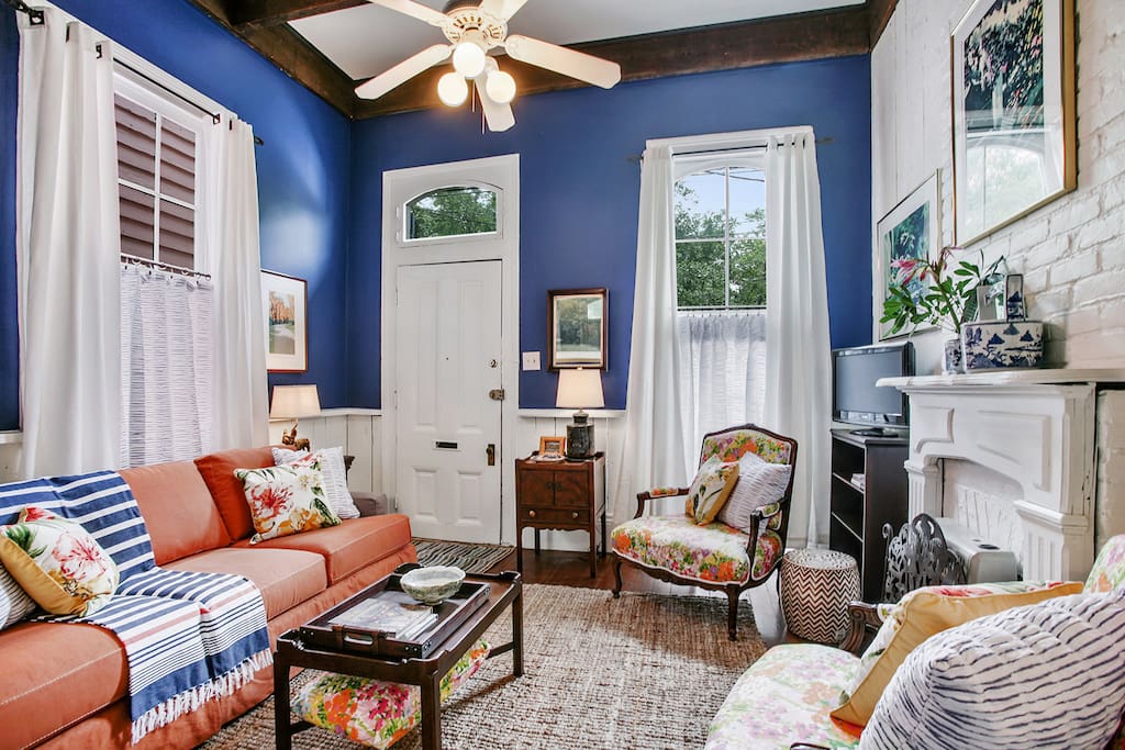 Living room in 1st cottage with queen sleeper sofa