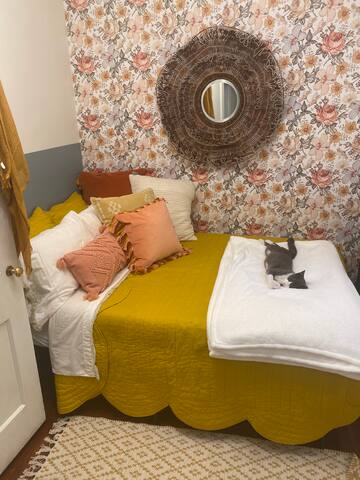 Historic German Village Apartment gallery image 5