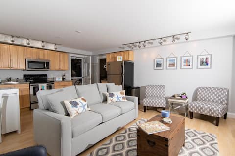 Popular Airbnb listing: Center of Town * Amazing Deck * 2 Parking in Provincetown