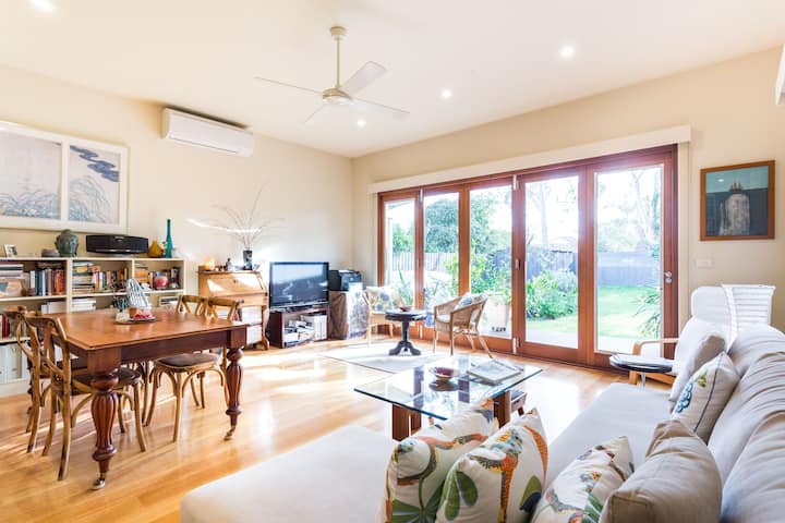 Stylish comfort, relaxed living, 10 minutes to PT