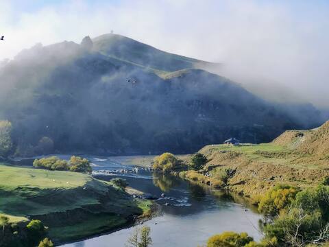 Te Awa Glamping - Your Riverside Haven Awaits
