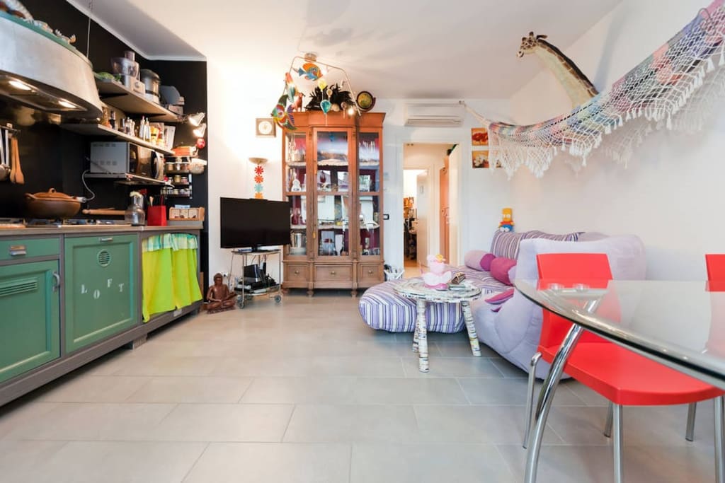 AREA LIVING/KITCHEN