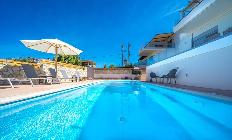 450m to Beach and Near Chania City / Private Pool gallery image 2