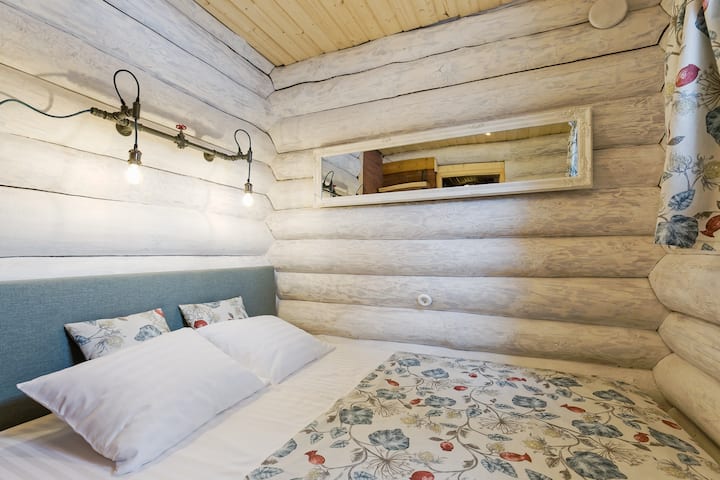 Malá spálňa na prízemí (veľkosť 160 cm)