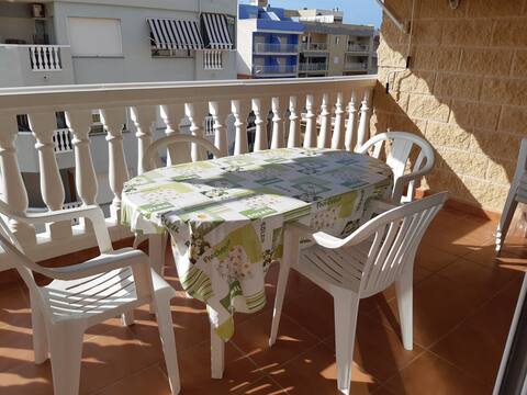 Anuncio de Airbnb popular: Ideal apartment for vacation or work en Moncofa