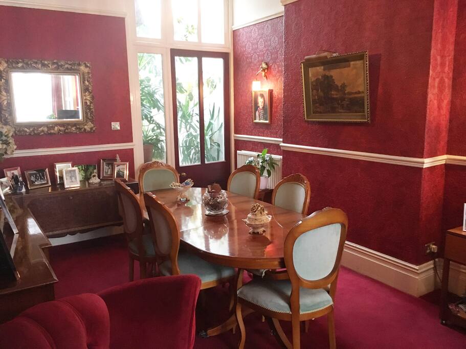 Dinning area for six