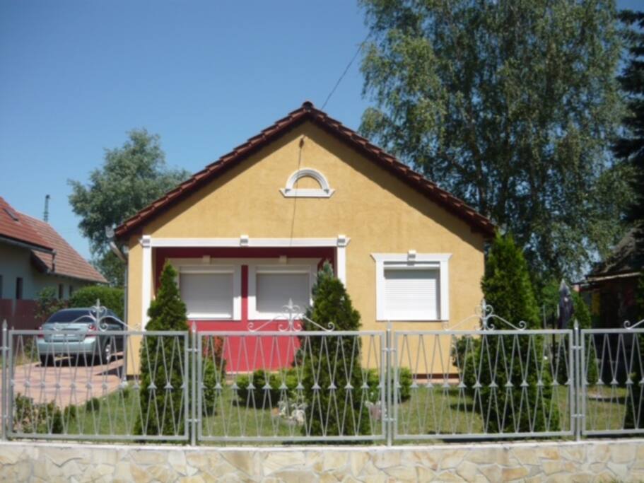 a nyaraló (the house)