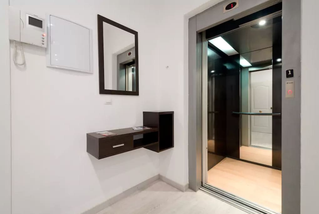 Ascensor / Elevator