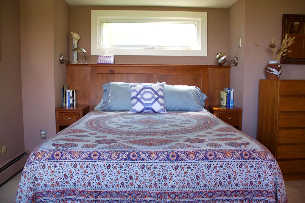 Queen bed