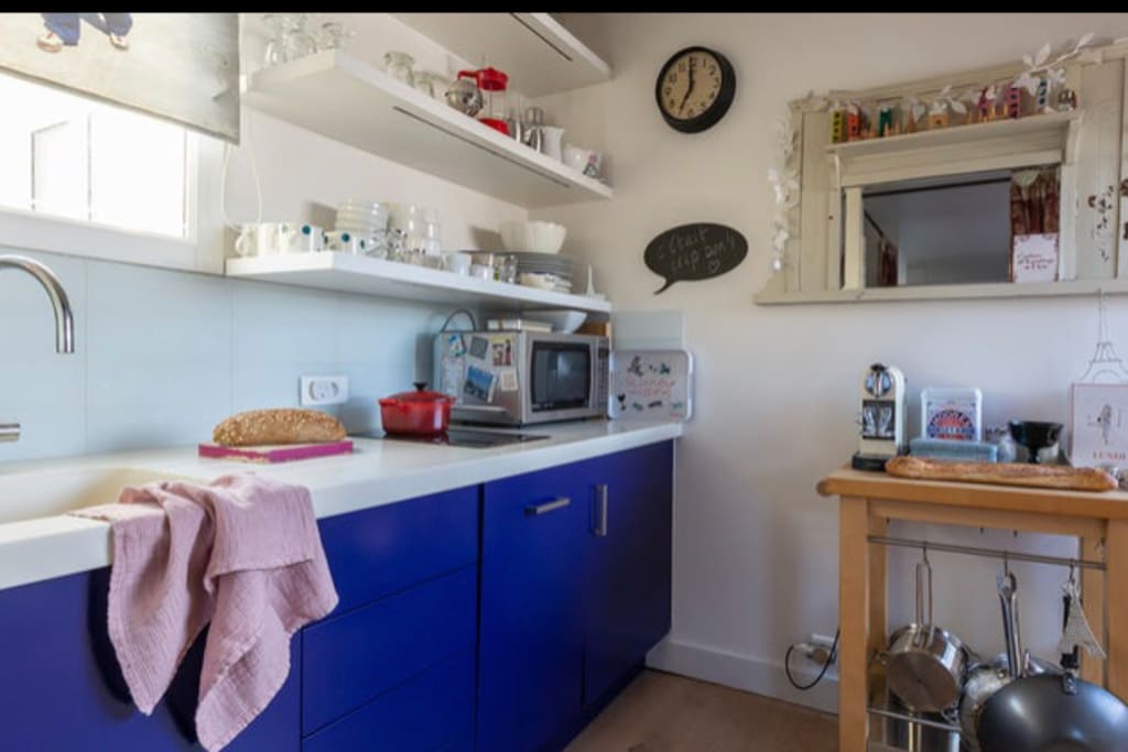 Fully equipped kitchen /cuisine aménagée