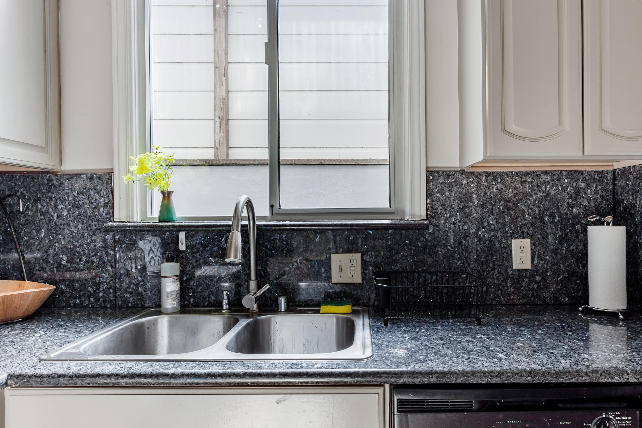 Home in San Francisco · ★4.84 · 3 bedrooms · 4 beds · 2.5 baths - Image 10
