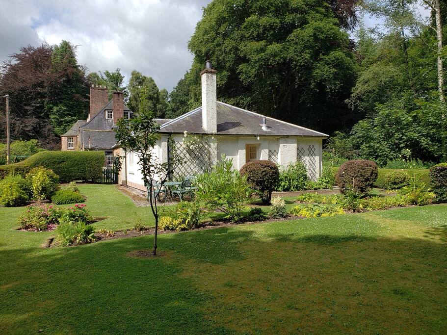 Birnie Cottage Cottages for Rent in Blairgowrie, Perthshire, United